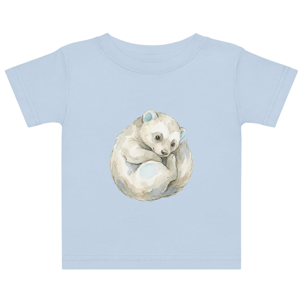 T-shirt bébé glouton scandinave – illustration aquarelle wolverine potelé aux grands yeux, palette gris doux et bleu glacier, imprimé DTG encres à l'eau sur jersey coton doux