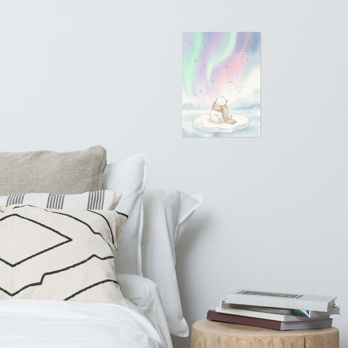 Affiche chambre bébé ours polaire assis sur un iceberg avec écharpe, sous une aurore boréale en dégradé pastel menthe et lavande, style aquarelle scandinave 30×40 cm