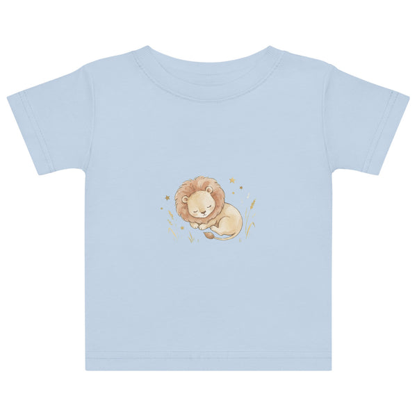 T-shirt bébé lion naissance – illustration aquarelle d'un lionceau endormi entouré d'étoiles dorées, palette terracotta et sable, jersey coton doux, tailles 6M à 24M
