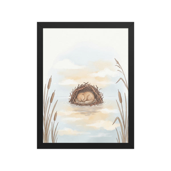 Affiche encadrée chambre bébé style scandinave représentant un bébé castor endormi dans sa cabane de brindilles, palette nude et terracotta, cadre bois 30×40 cm, fond blanc